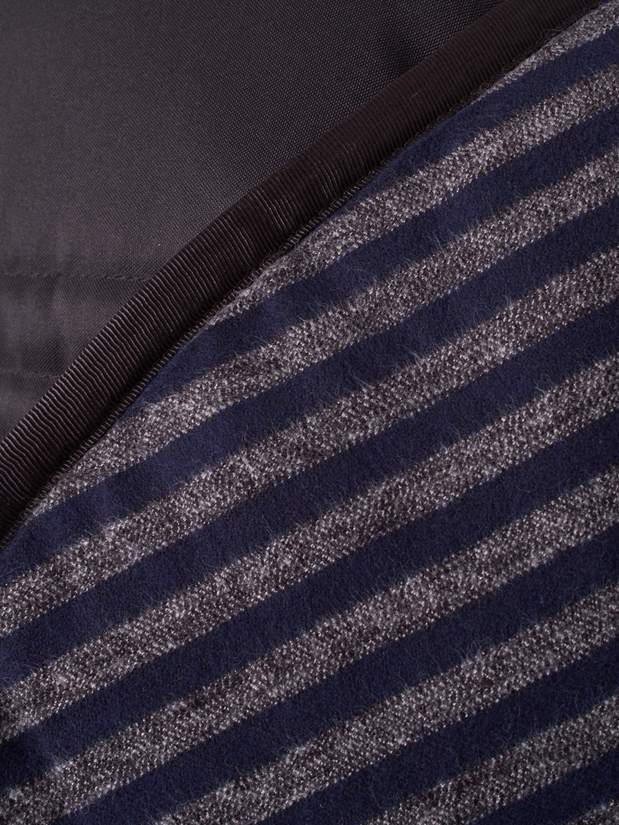 ALASKA-P BLACK WINTER STABLE RUG 