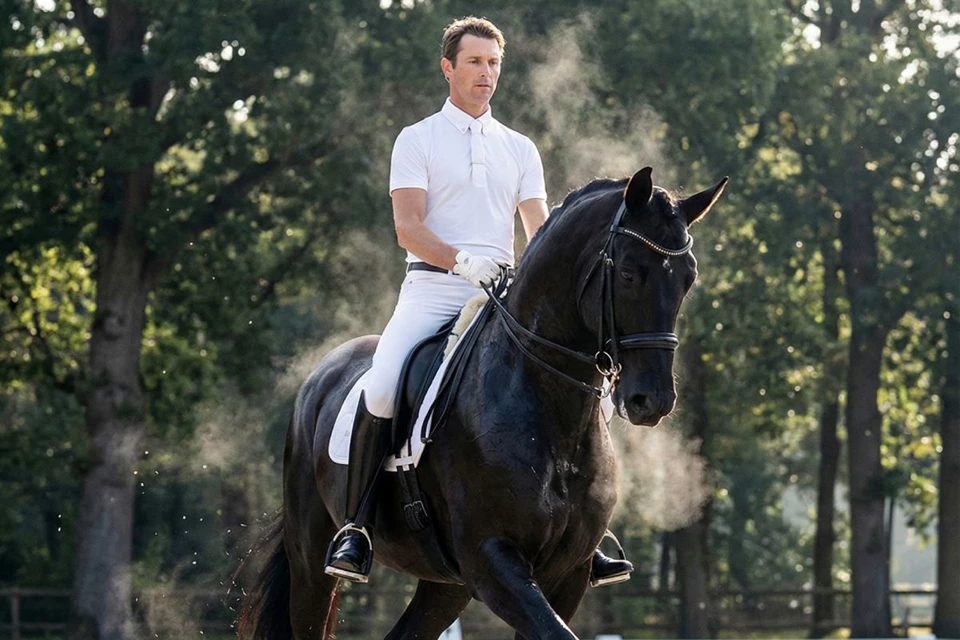 Technical Polo or Technical T-Shirt? The Strategic Choice Defining Your Training Performance